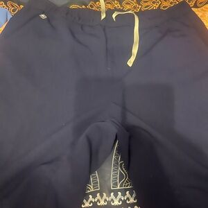 Figs Navy Scrub Pants with Cream Logo Tab women’s XL